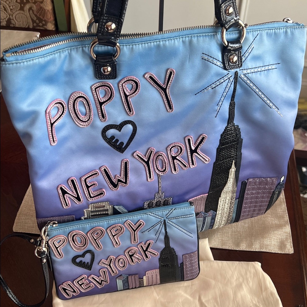Coach POPPY Lavender to Purple New York City Skyline Tote with Wristlet GUC - Picture 3 of 17